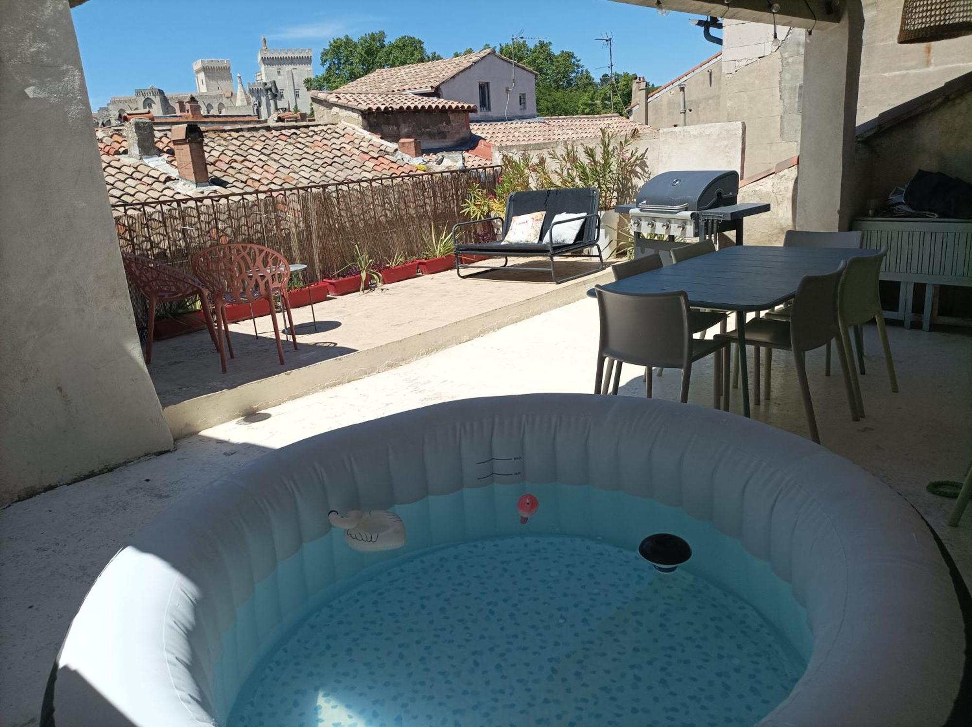 Maison Intra Muros, Terrasses Avec Vue Jaccuzzi Et Garage أفينيون الغرفة الصورة